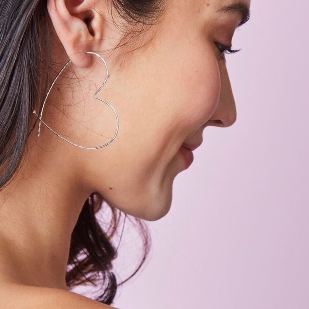 Stella & Dot⚜️[GOLD] Hammered Metal Heart Earrings - Picture 4 of 9